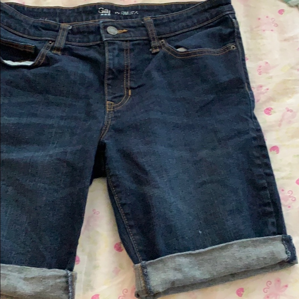 Adorable gap jean shorts